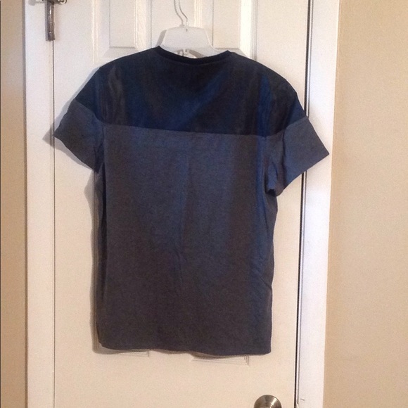 Guess grey men tee w/ faux leather Sz:M - Picture 3 of 6